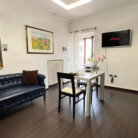Patty's House Centro Storico A 5 Min Apartamento